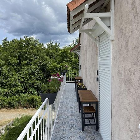 Appartements St. Pancrace Корте Екстериор снимка